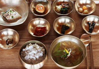 가장 기본 한식 상차림The most basic Korean meal setting